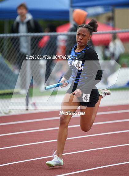 Thumbnail 3 in Devon Allen Invitational photogallery.