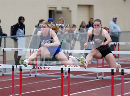 Thumbnail 2 in Devon Allen Invitational photogallery.