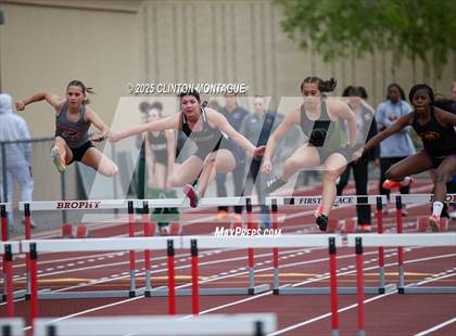 Thumbnail 2 in Devon Allen Invitational photogallery.