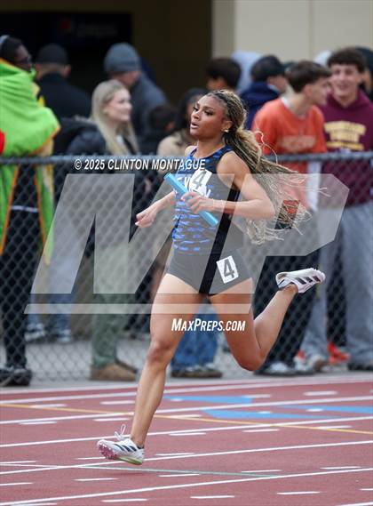 Thumbnail 3 in Devon Allen Invitational photogallery.