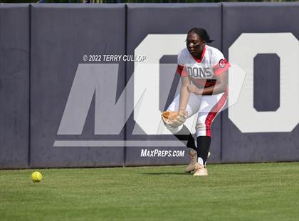 Thumbnail 3 in Lehi vs. Spanish Fork (UHSAA 5A Final Game 2) photogallery.