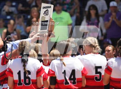 Thumbnail 2 in Lehi vs. Spanish Fork (UHSAA 5A Final Game 2) photogallery.