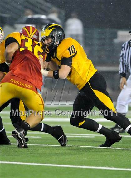 Thumbnail 3 in Del Oro vs. Oakdale (CIF SJS D3 Final) photogallery.