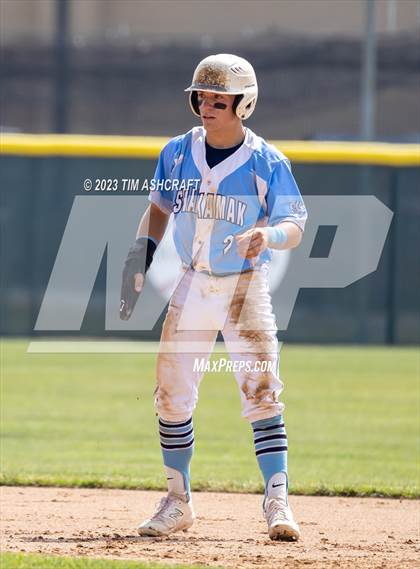 Thumbnail 3 in Shakamak vs Rising Sun (IHSAA 1A Semi State Semi Final) photogallery.
