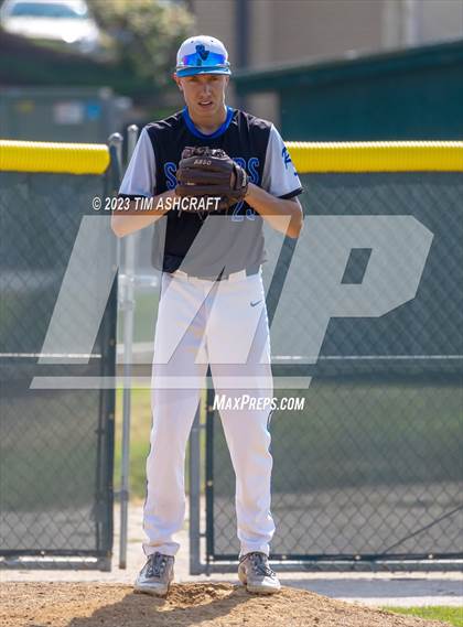 Thumbnail 1 in Shakamak vs Rising Sun (IHSAA 1A Semi State Semi Final) photogallery.