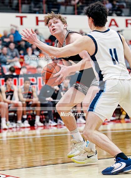 Thumbnail 1 in Ridgefield vs. East Catholic (CIAC Division I Semifinal) photogallery.
