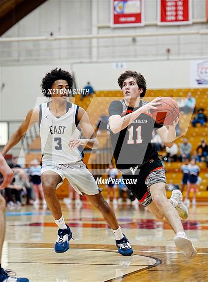 Thumbnail 3 in Ridgefield vs. East Catholic (CIAC Division I Semifinal) photogallery.