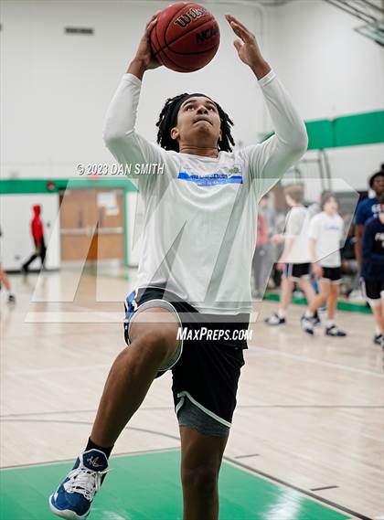 Thumbnail 3 in East Catholic @ Northwest Catholic photogallery.