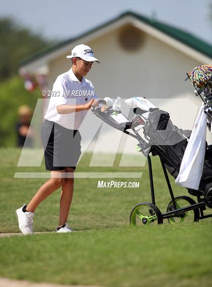 Thumbnail 3 in UIL 4A Boys Golf Finals photogallery.
