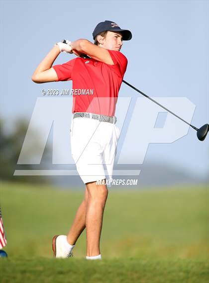 Thumbnail 3 in UIL 4A Boys Golf Finals photogallery.