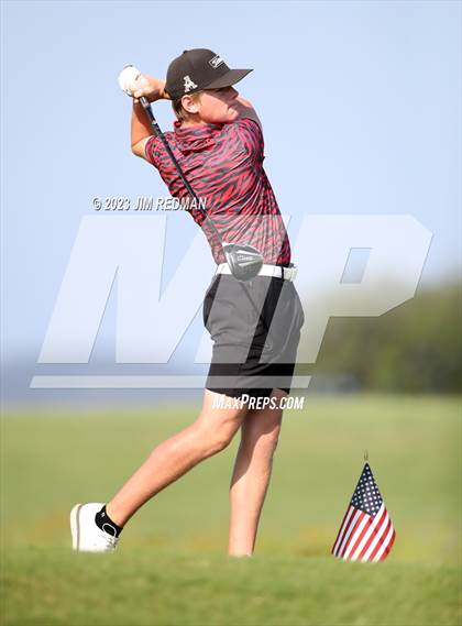 Thumbnail 3 in UIL 4A Boys Golf Finals photogallery.