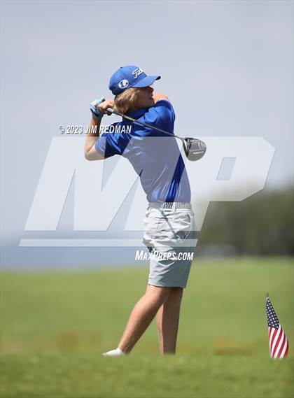 Thumbnail 1 in UIL 4A Boys Golf Finals photogallery.