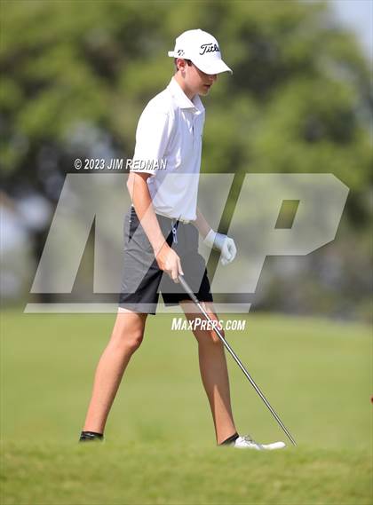 Thumbnail 1 in UIL 4A Boys Golf Finals photogallery.
