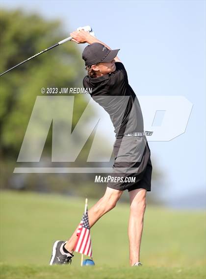 Thumbnail 1 in UIL 4A Boys Golf Finals photogallery.