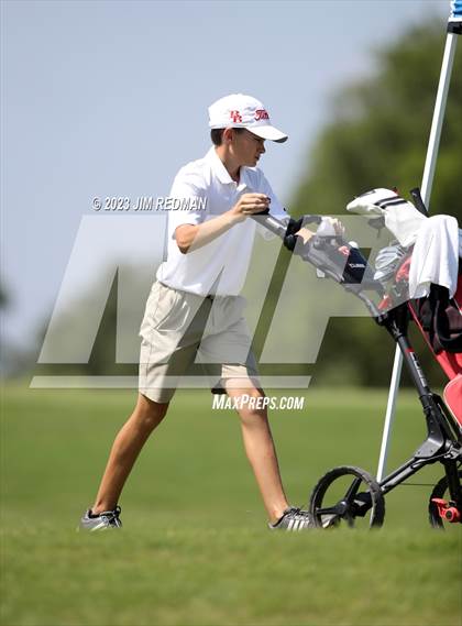 Thumbnail 1 in UIL 4A Boys Golf Finals photogallery.