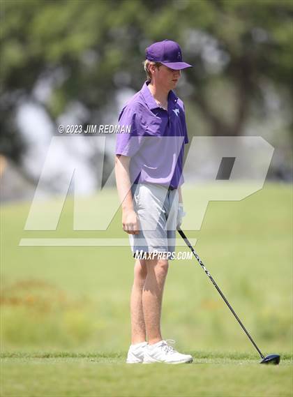 Thumbnail 2 in UIL 4A Boys Golf Finals photogallery.