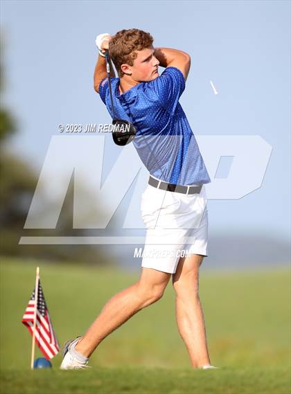 Thumbnail 2 in UIL 4A Boys Golf Finals photogallery.