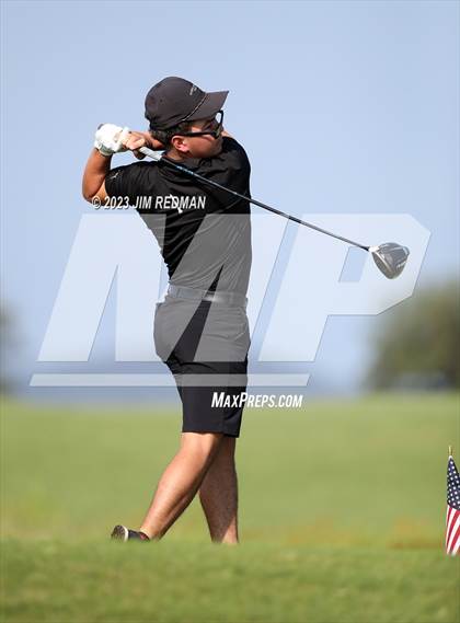 Thumbnail 2 in UIL 4A Boys Golf Finals photogallery.