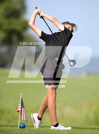 Thumbnail 1 in UIL 4A Boys Golf Finals photogallery.
