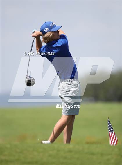 Thumbnail 2 in UIL 4A Boys Golf Finals photogallery.