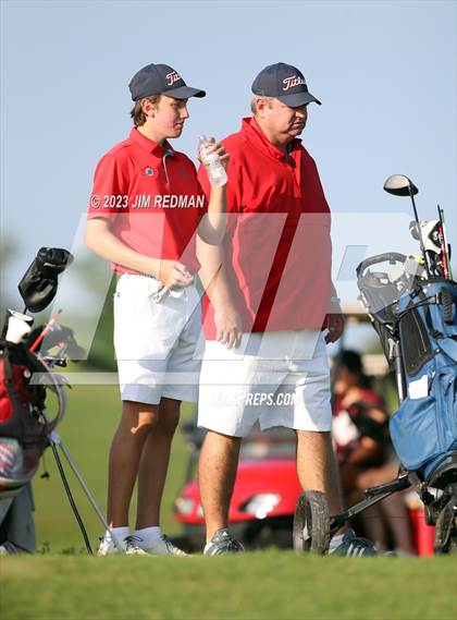 Thumbnail 2 in UIL 4A Boys Golf Finals photogallery.