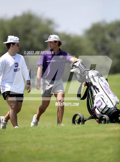 Thumbnail 2 in UIL 4A Boys Golf Finals photogallery.