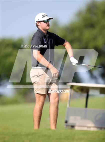 Thumbnail 2 in UIL 4A Boys Golf Finals photogallery.