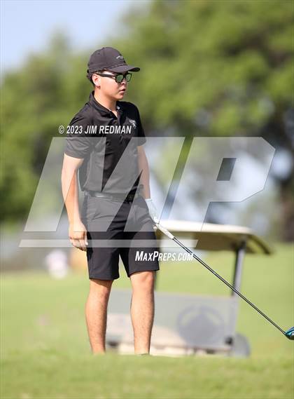 Thumbnail 1 in UIL 4A Boys Golf Finals photogallery.