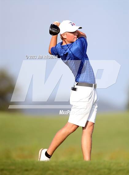 Thumbnail 1 in UIL 4A Boys Golf Finals photogallery.