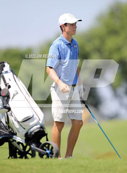 Thumbnail 1 in UIL 4A Boys Golf Finals photogallery.