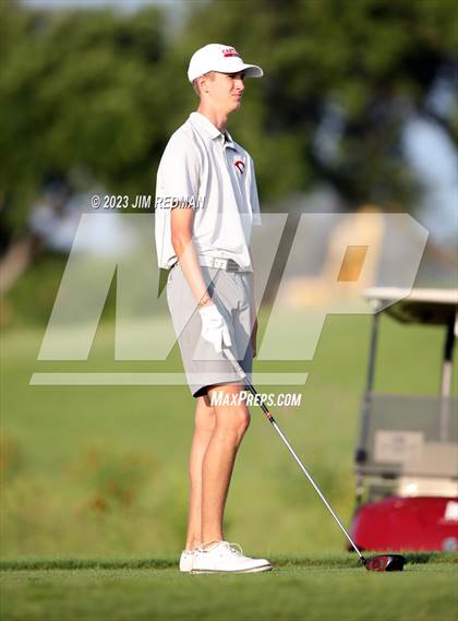 Thumbnail 2 in UIL 4A Boys Golf Finals photogallery.