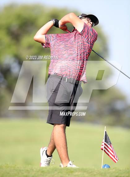Thumbnail 2 in UIL 4A Boys Golf Finals photogallery.
