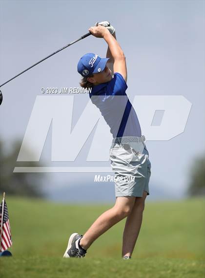 Thumbnail 3 in UIL 4A Boys Golf Finals photogallery.