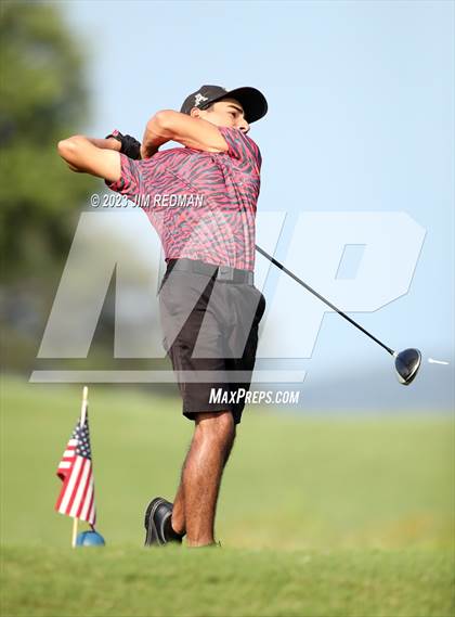 Thumbnail 3 in UIL 4A Boys Golf Finals photogallery.