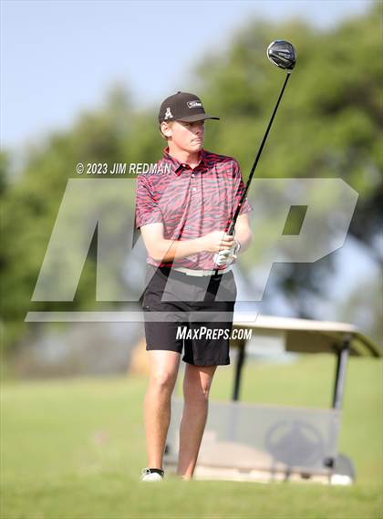 Thumbnail 3 in UIL 4A Boys Golf Finals photogallery.
