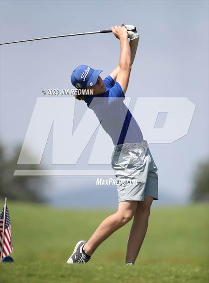 Thumbnail 2 in UIL 4A Boys Golf Finals photogallery.