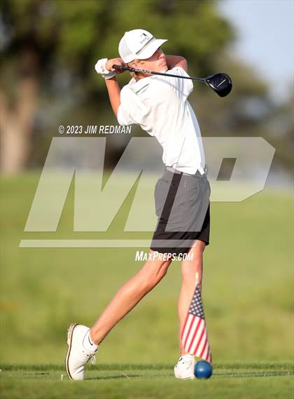 Thumbnail 2 in UIL 4A Boys Golf Finals photogallery.
