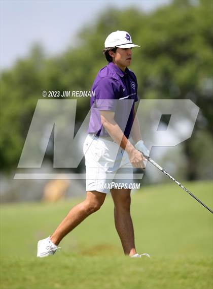 Thumbnail 2 in UIL 4A Boys Golf Finals photogallery.