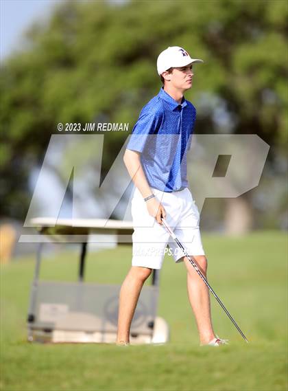 Thumbnail 2 in UIL 4A Boys Golf Finals photogallery.