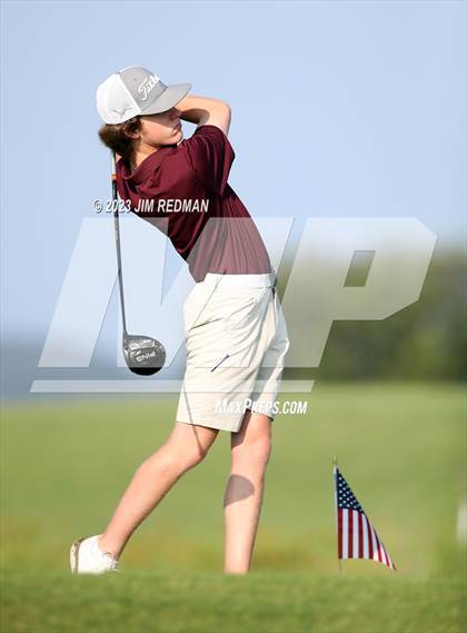 Thumbnail 1 in UIL 4A Boys Golf Finals photogallery.