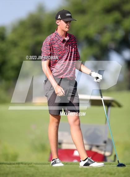 Thumbnail 2 in UIL 4A Boys Golf Finals photogallery.