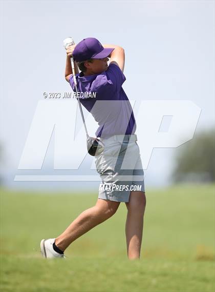 Thumbnail 3 in UIL 4A Boys Golf Finals photogallery.
