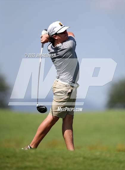 Thumbnail 2 in UIL 4A Boys Golf Finals photogallery.