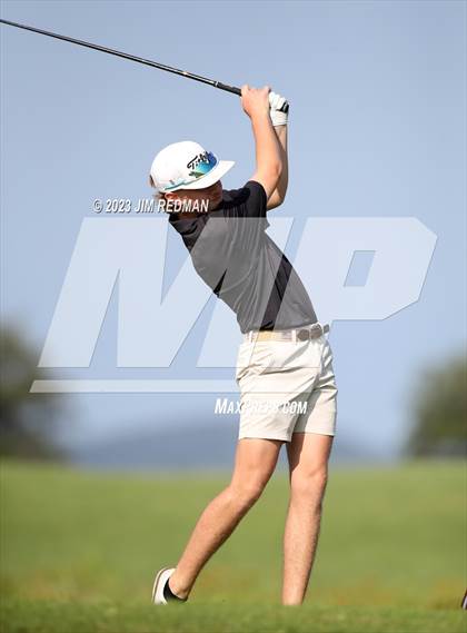 Thumbnail 2 in UIL 4A Boys Golf Finals photogallery.