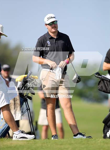 Thumbnail 1 in UIL 4A Boys Golf Finals photogallery.