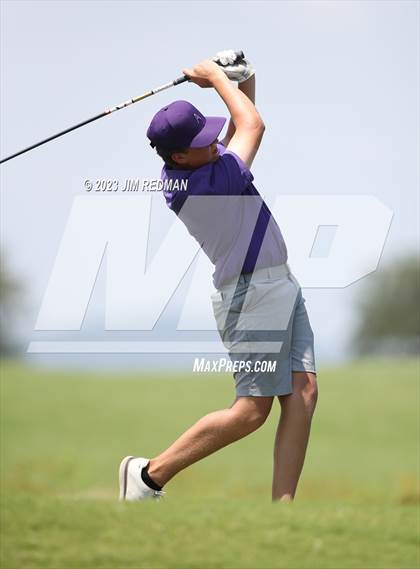 Thumbnail 1 in UIL 4A Boys Golf Finals photogallery.
