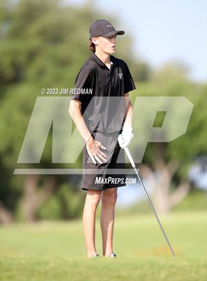 Thumbnail 3 in UIL 4A Boys Golf Finals photogallery.