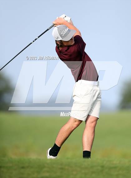 Thumbnail 3 in UIL 4A Boys Golf Finals photogallery.