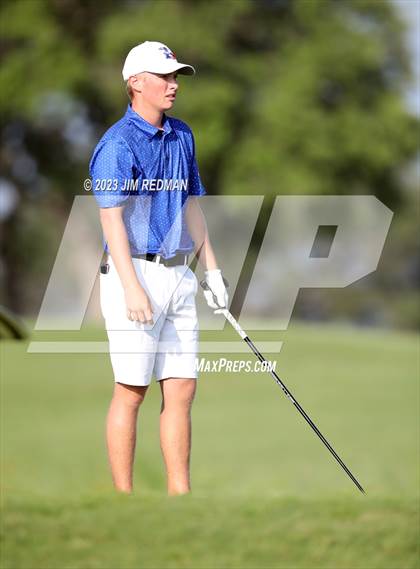 Thumbnail 1 in UIL 4A Boys Golf Finals photogallery.