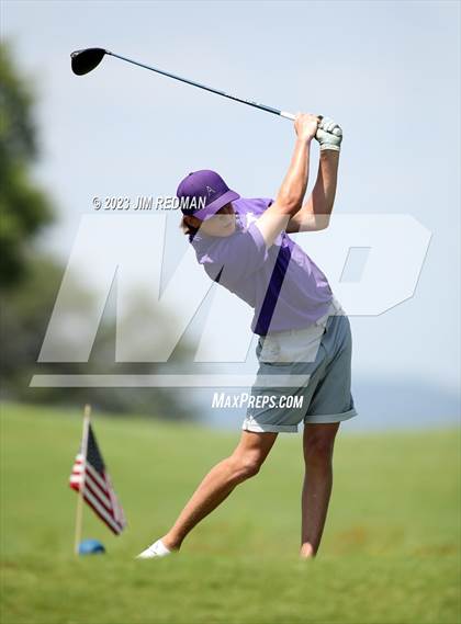 Thumbnail 2 in UIL 4A Boys Golf Finals photogallery.